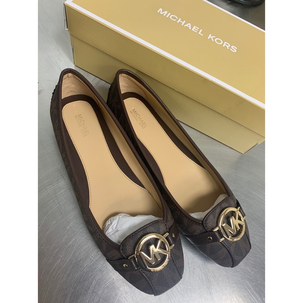 Michael Kors shoes size 10 never used